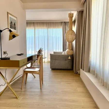 Riva Hotel 4*